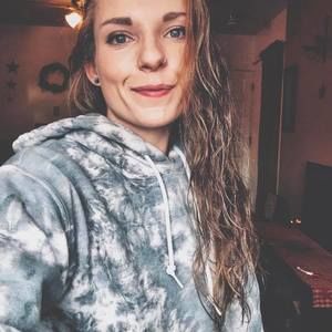 Meet your Posher, Courtney